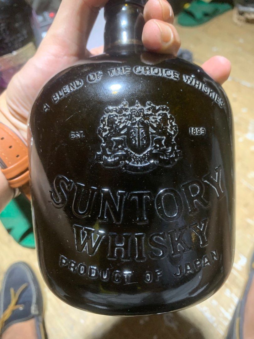 Suntory whiskey empty bottle rare (Category: Everything Else Others) located in Rizal. Submitted by tracertype (Listing ID 1363019668, Image 2). Description: rare suntory empty bottle.