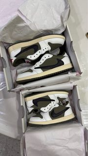 (Category: ) located in . Submitted by cendol_sneakers (Listing ID 1363142269, Image 1). Description: .
