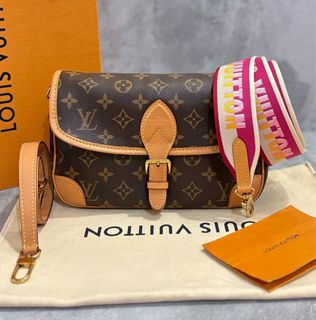 (Kategori: ) berada di . Dikirim oleh anzeraluxbags.id (ID iklan 1363145163, Gambar 1). Deskripsi: .