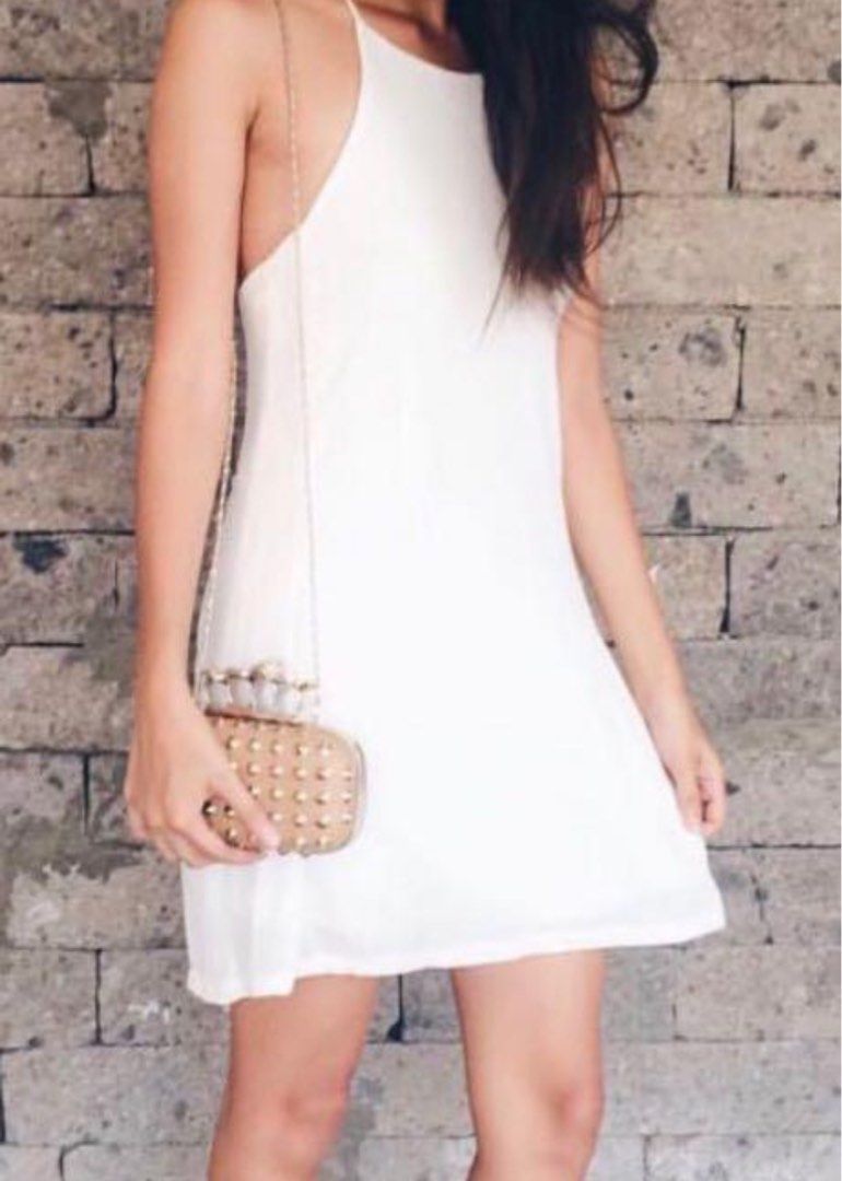 White backless dress (Category: Dresses) located in Muntinlupa City. Submitted by phrque (Listing ID 1363103769, Image 1). Description: WW (last pic).