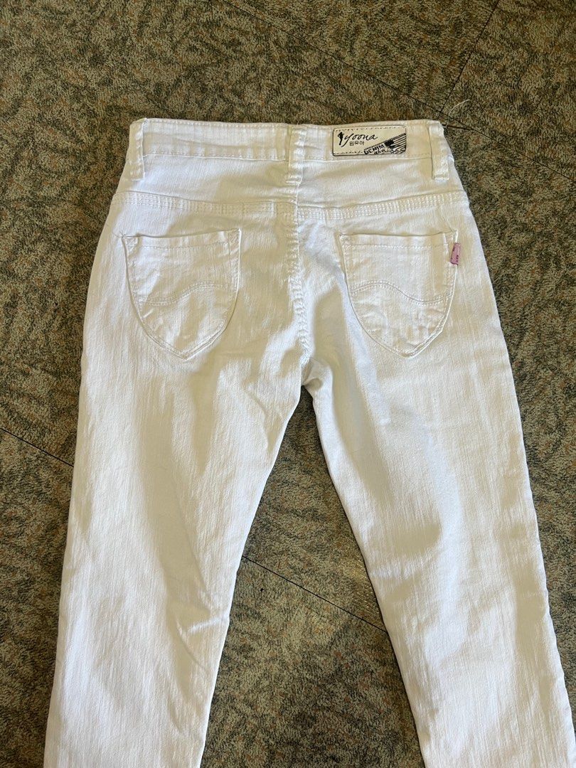 White Jeans for 7-11 years old (Category: Jeans) located in Manila. Submitted by cathymcb (Listing ID 1363038482, Image 3). Description: Typically for 7-11 years old Check photos for measurements.