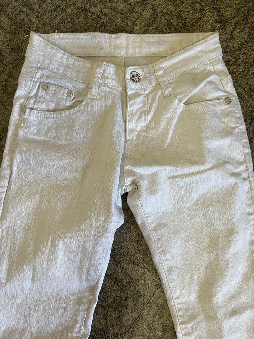 White Jeans for 7-11 years old (Category: Jeans) located in Manila. Submitted by cathymcb (Listing ID 1363038482, Image 2). Description: Typically for 7-11 years old Check photos for measurements.