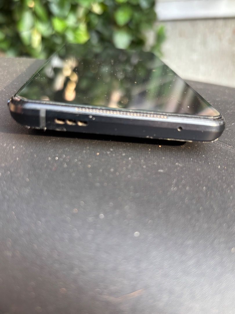Xiaomi BlackShark 4 128GB (Category: Xiaomi) located in Quezon City. Submitted by airellfran91873 (Listing ID 1363083788, Image 3). Description: For Sale!!! Rush!! Xiaomi BlackShark 4 Selling Price : 5k (still negotiable) Issue : di na bumubukas sabi sa greenhills CPU problem. (So nabuksan na) and minor scratches but fully functional camera front and back, fingerprint, wifi, bluetooth, audio jack, 5G still smooth playing mobile games. Ginamit lan