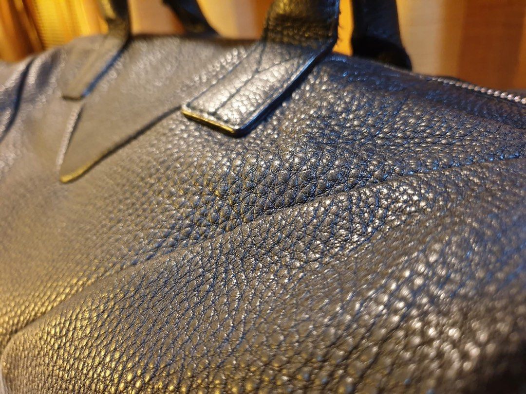 YSL easy (Category: Luxury Bags & Wallets) located in Manila. Submitted by hairaen (Listing ID 1363063341, Image 3). Description: .