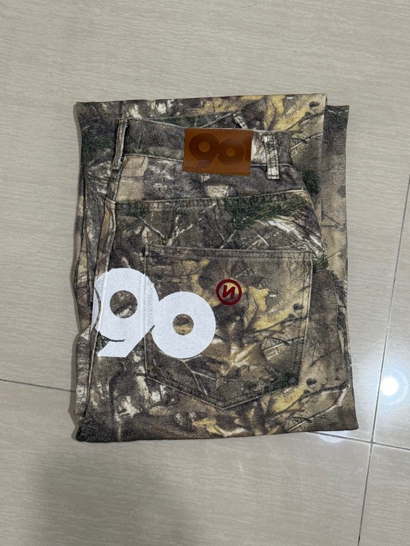 9090 OG Logo Painted Denim Pants 樹枝落葉, 他的時尚, 褲子
