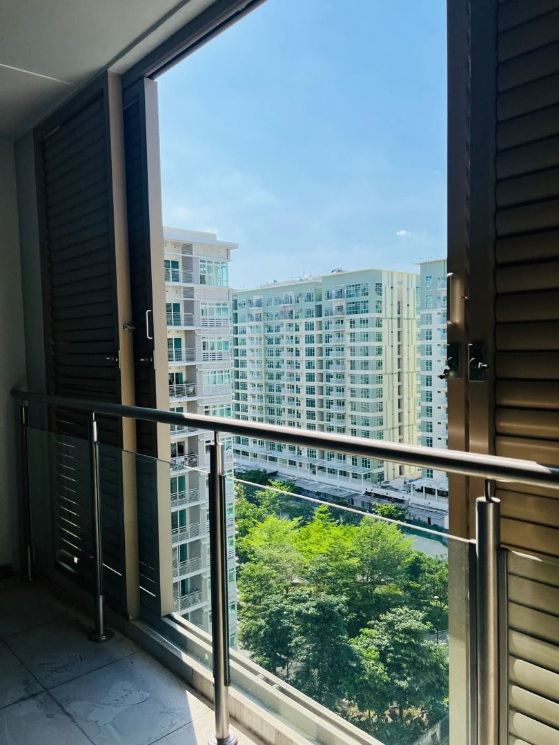 📍 Arbor Lanes (Pine Tower) (Category: Apartments & Condos) located in Makati City. Submitted by renzproperties (Listing ID 1363248264, Image 1). Description: 📍 Arbor Lanes (Pine Tower) 3 BR + maid’s room w T&B 3 TB + powder room FA: 172 sqm Semi Furnished Parking: 2 Features: •⁠ ⁠Brand new •⁠ ⁠High floor “C” unit •⁠ ⁠With 9 sqm Garden Lounge / balcony •⁠ ⁠With inverter ACs, range hood, electric stove, and dishwasher 💰Price: ₱50M NET (negotiabl