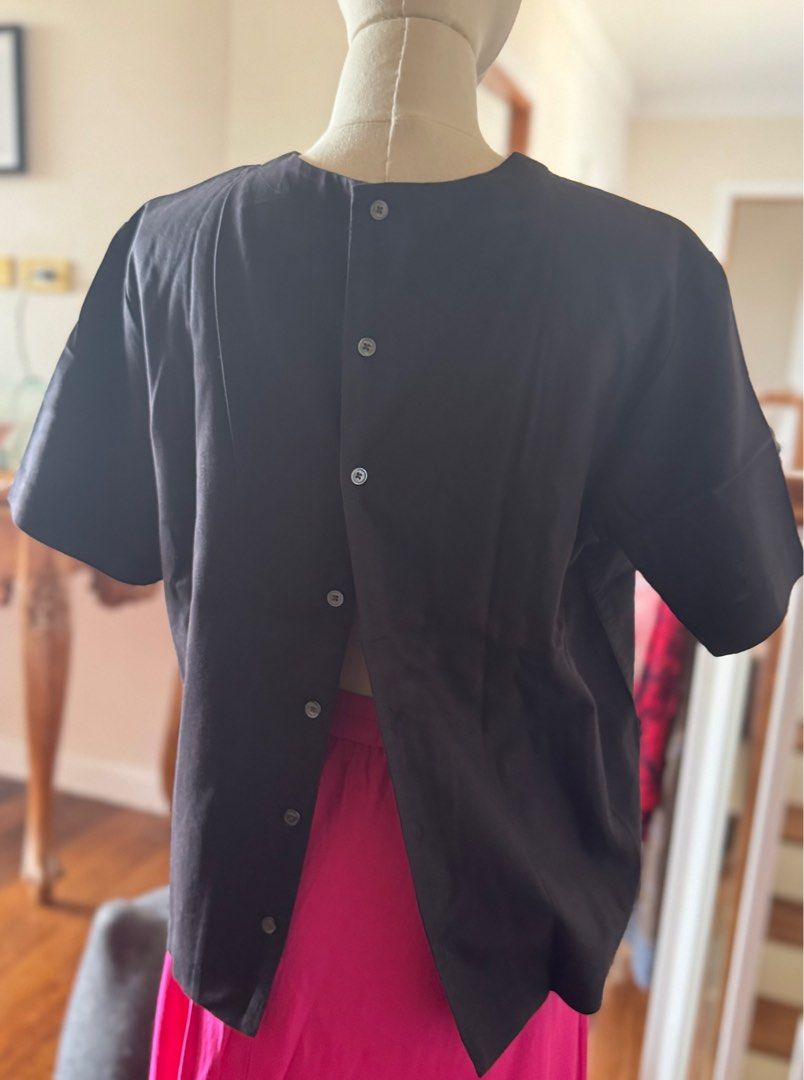 Aigle black blouse (Category: Blouses) located in Davao. Submitted by kitdlr (Listing ID 1363185325, Image 2). Description: No flaws. Very good deal! Same cut and style as my Aigle Paisley blouse listed here. .