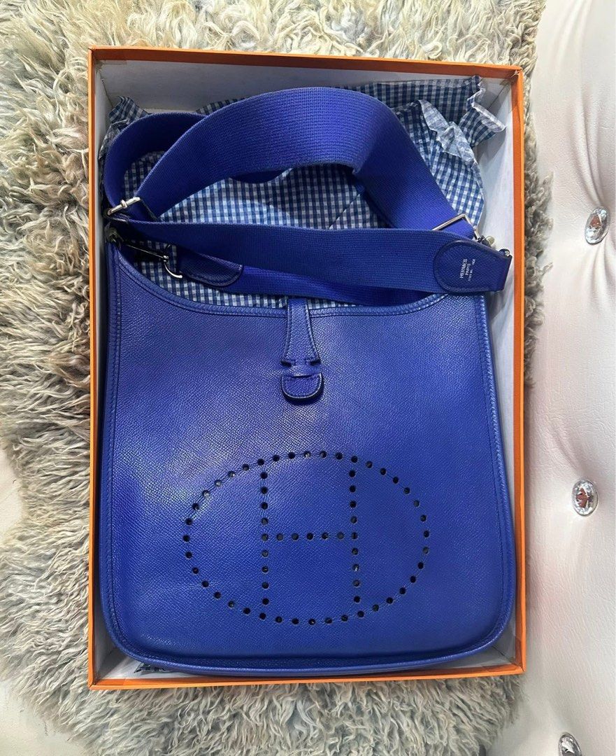 Authentic Hermes evelyne pm3 epsom (Category: Luxury Bags & Wallets) located in Quezon City. Submitted by jhaediah (Listing ID 1363311777, Image 1). Description: 🧚🏻evelyne pm3 epsom Well used condition Stamp O in Square Inclusions: box, strap, entrupy cert code 16 .