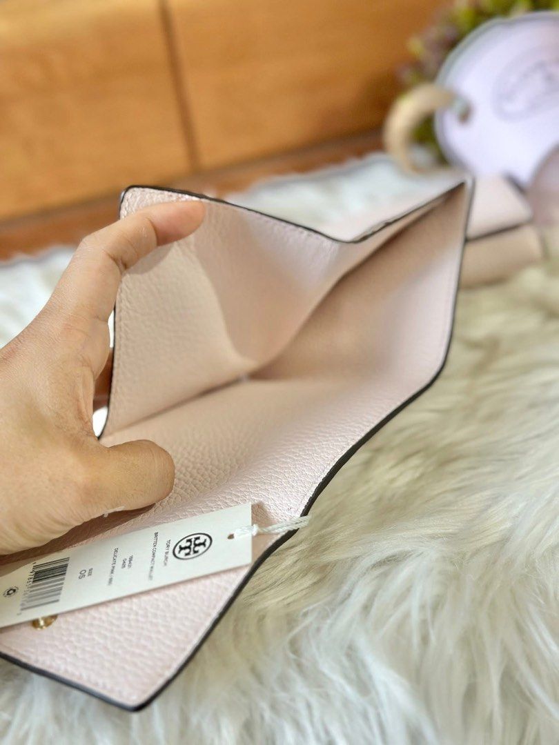 Authentic Tory Burch Britten Compact wallet (Category: Luxury Bags & Wallets) located in Quezon City. Submitted by jhaediah (Listing ID 1363320969, Image 3). Description: with tag price original brand new.