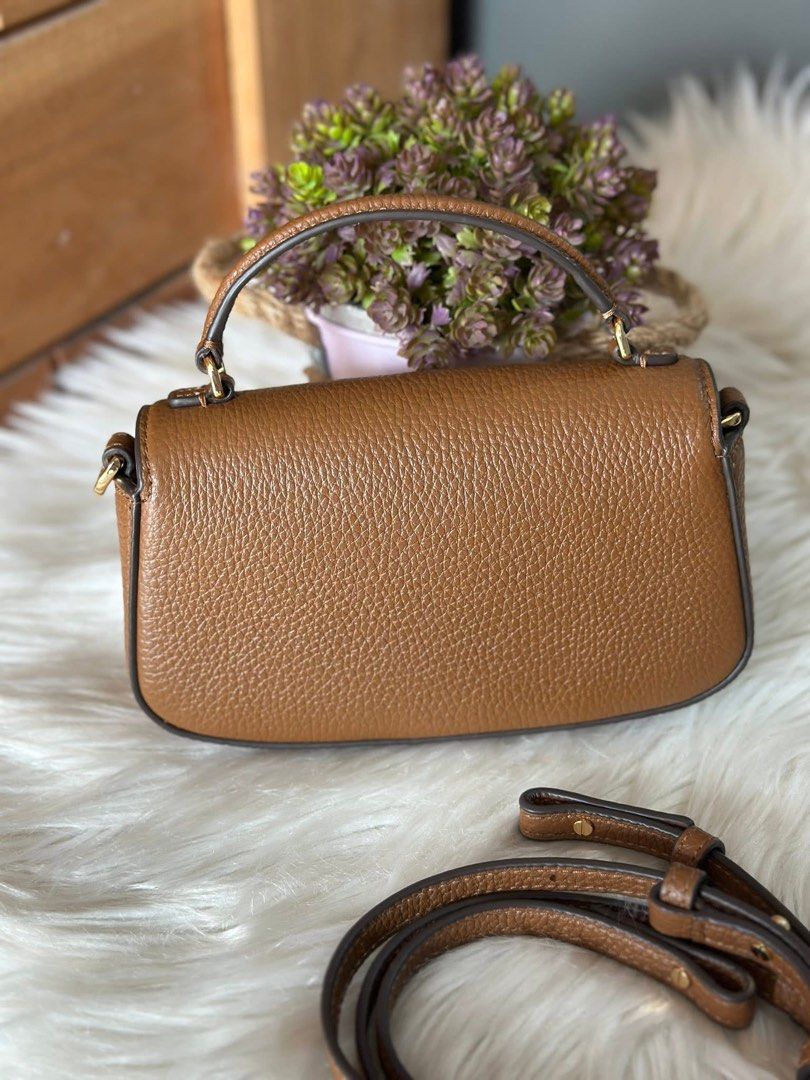 Authentic Tory Burch Britten Mini Top Handle Crossbody bag (Category: Luxury Bags & Wallets) located in Quezon City. Submitted by jhaediah (Listing ID 1363316509, Image 3). Description: bnew kasya promax authentic.