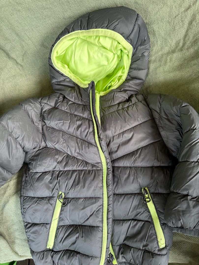 Baby jacket (Category: Babies & Kids Fashion) located in Singapore. Submitted by clearing_home (Listing ID 1363210507, Image 1). Description: .