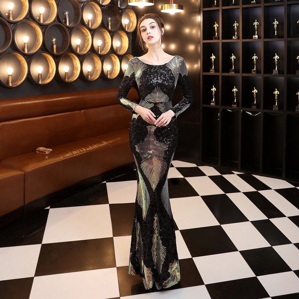 Black Shimmer Evening Dress (Category: Evening dresses & gowns) located in Bulacan. Submitted by beesquit (Listing ID 1363300563, Image 1). Description: Once used Size: S Measurements: - Chest: 30-35 - Waist: 23-30 - Hip: 31-41 - Length: 155cm Shipping: J&T, LBC, Lalamove Payment: Gcash, BDO Make offer for sure buyer.