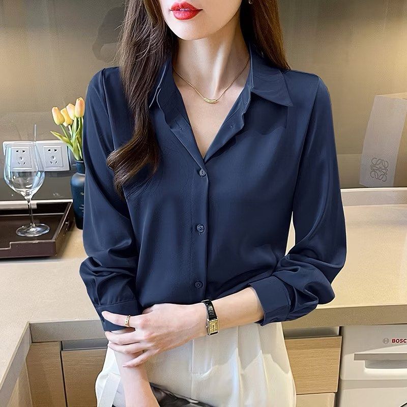 Blue Long sleeves (Category: Longsleeves) located in Quezon City. Submitted by declutterwithgel (Listing ID 1345221588, Image 1). Description: Og price: 300 :).