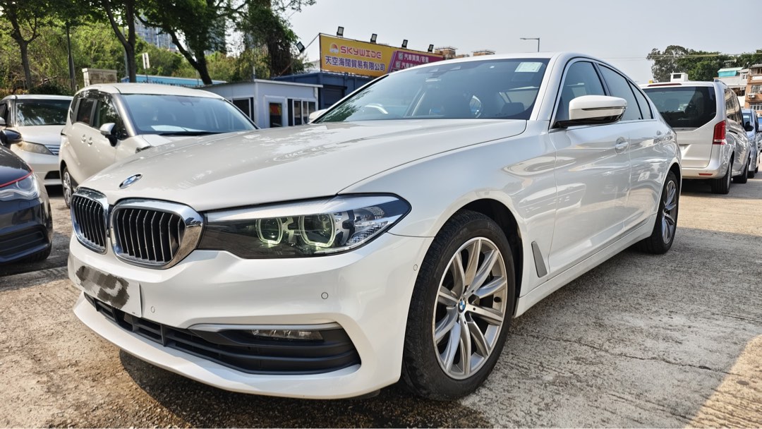BMW 520i Luxury (A)62863127863299111
