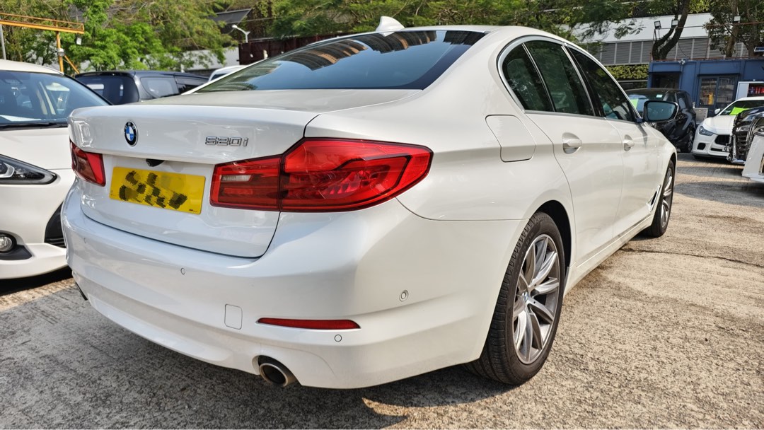 BMW 520i Luxury (A)62863127863299114
