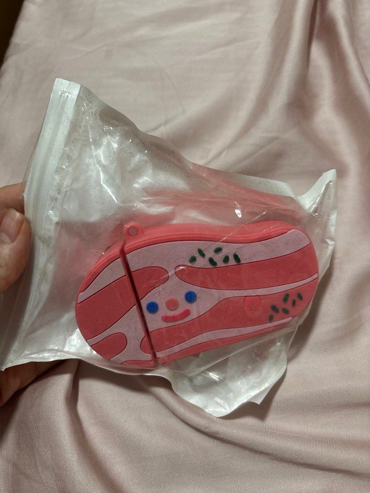 brunch brother bacon airpods 1/2 case (Category: Earphones) located in Singapore. Submitted by whoisxu (Listing ID 1363319432, Image 1). Description: .