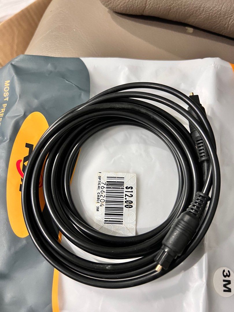 Cable (Category: Cables & Adaptors) located in Singapore. Submitted by pau_1412 (Listing ID 1363321798, Image 3). Description: Black 3M long cable brand new in a pack available for immediate collection at Buangkok for serious buyers. Scammers be reported. Still in original packaging .