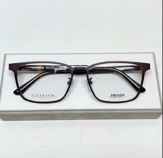 (Category: ) located in . Submitted by fashion.luxe.collection (Listing ID 1363215707, Image 1). Description: .
