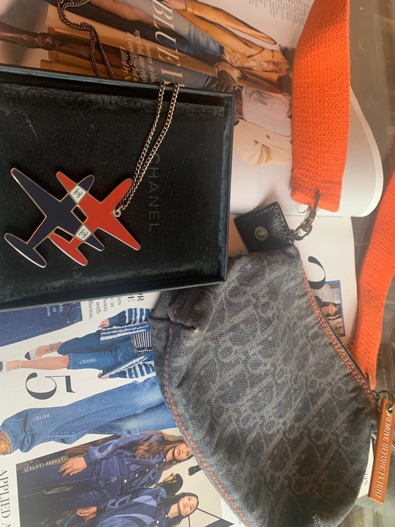 Chanel (Category: Luxury Accessories) located in Mandaluyong City. Submitted by envoguevintage88 (Listing ID 1363243913, Image 3). Description: Chanel airlines. For someone who’s addicted to flying…/ to Paris ? 🎶🎶 Box and pouch are aged crusty. Necklace is fabulous condition .