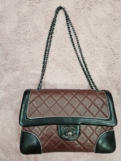 (Category: ) located in . Submitted by luxcloset5 (Listing ID 1363315977, Image 1). Description: .
