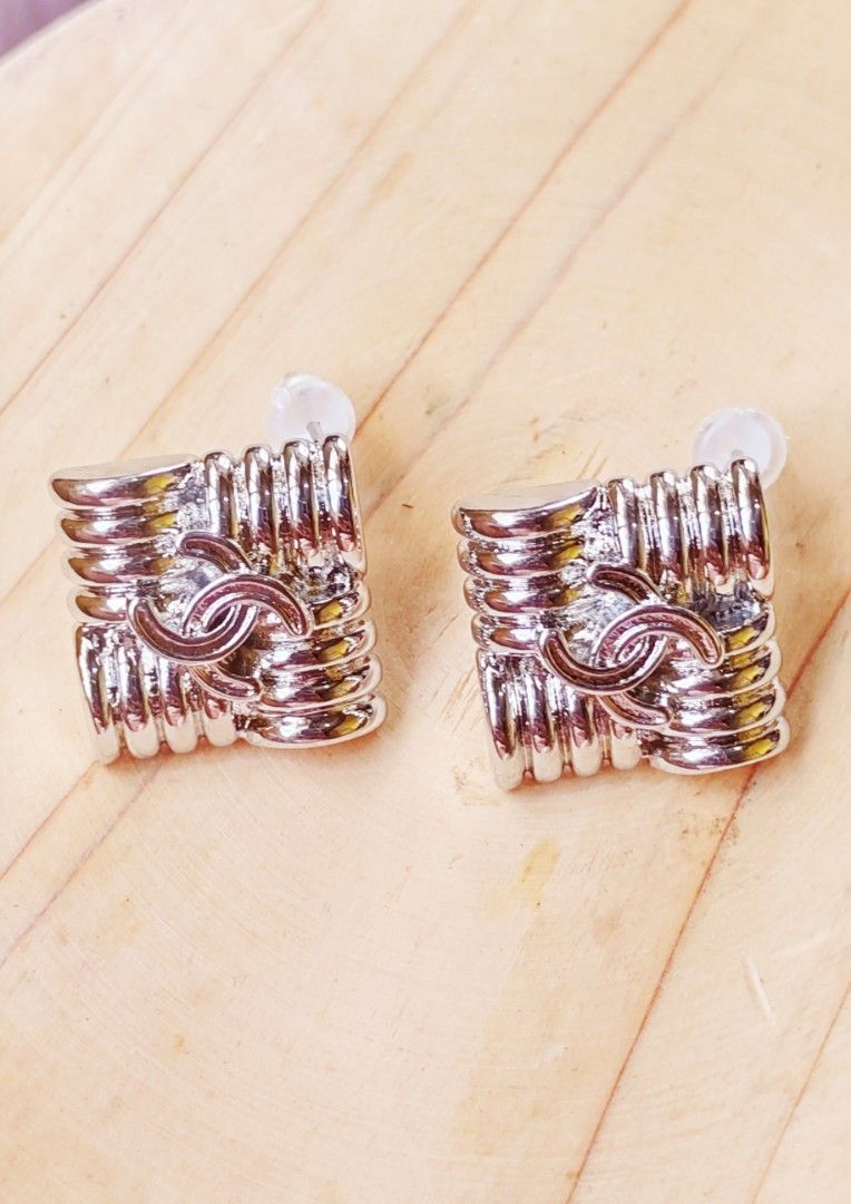 Chanel earrings from japan (Category: Luxury Accessories) located in Manila. Submitted by osaze_27japanbags (Listing ID 1363291475, Image 3). Description: Chanel earrings from japan no flaws S925 markings with gift box kindly pm me.