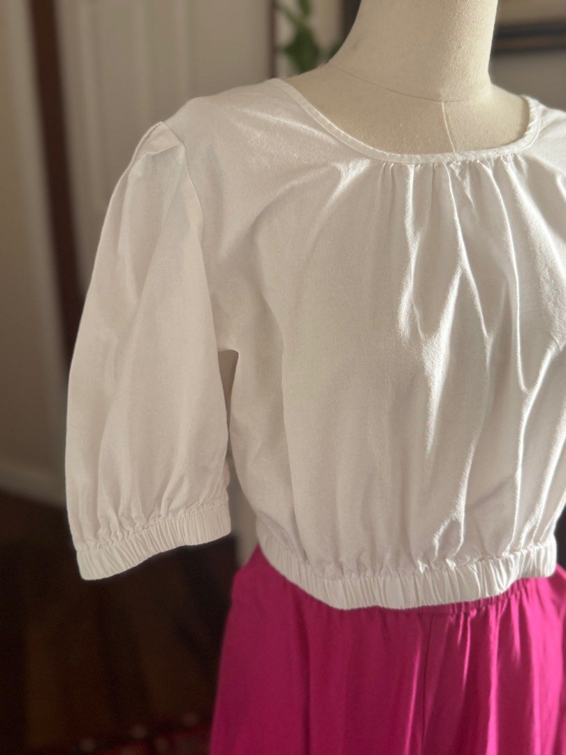 Cropped cotton blouse (Category: Blouses) located in Davao. Submitted by kitdlr (Listing ID 1363190653, Image 2). Description: Beautiful for summertime ! Can fit S-M.