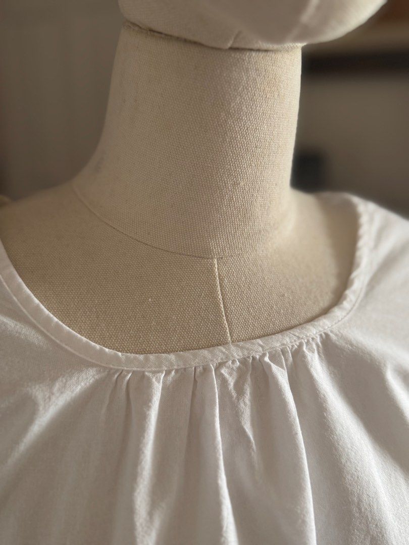 Cropped cotton blouse (Category: Blouses) located in Davao. Submitted by kitdlr (Listing ID 1363190653, Image 3). Description: Beautiful for summertime ! Can fit S-M.