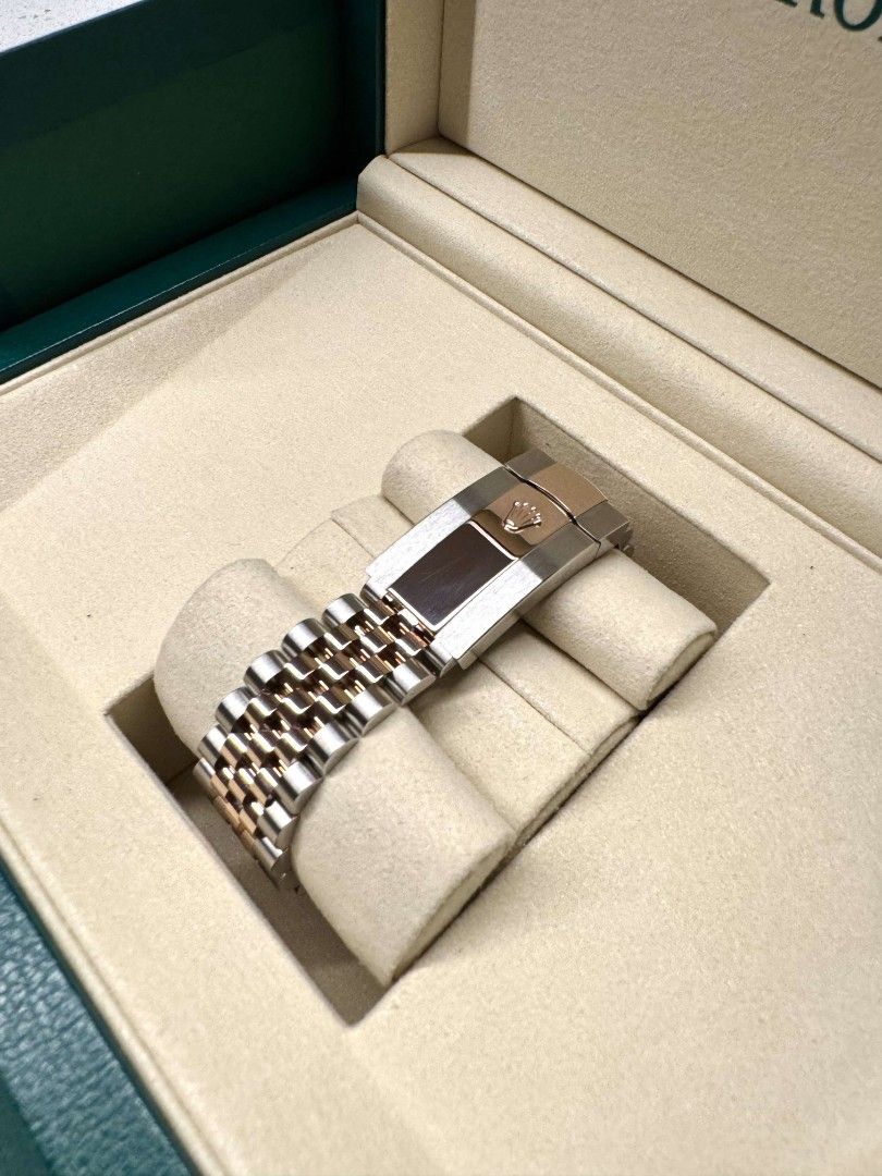 Datejust 36 rosegold (Category: Luxury Watches) located in Davao. Submitted by joshcas (Listing ID 1363258067, Image 2). Description: brand new datejust 36mm wimbledon rosegold fluted bezel and jubilee bracelet. april 11,2025..