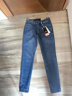 （分類：）位於 。 由 shaineeee025328 提交（商品編號 1363208253，圖片 1）。簡介： 。