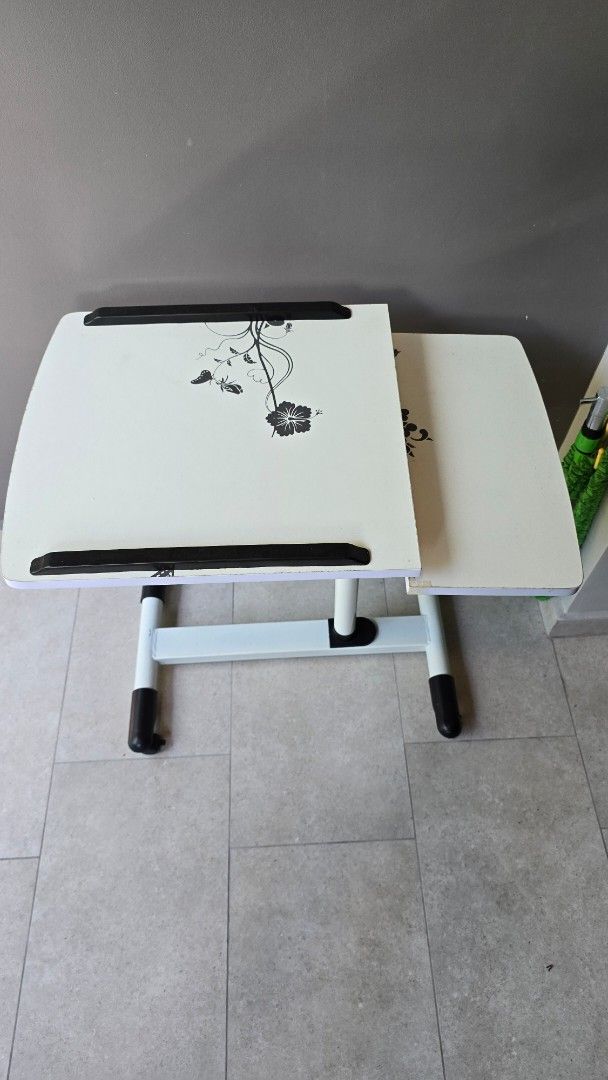 Adjustable Table (Category: Tables & Sets) located in Singapore. Submitted by felicis_d (Listing ID 1363210211, Image 1). Description: dimensions and product details as shown in the picture. self collection..