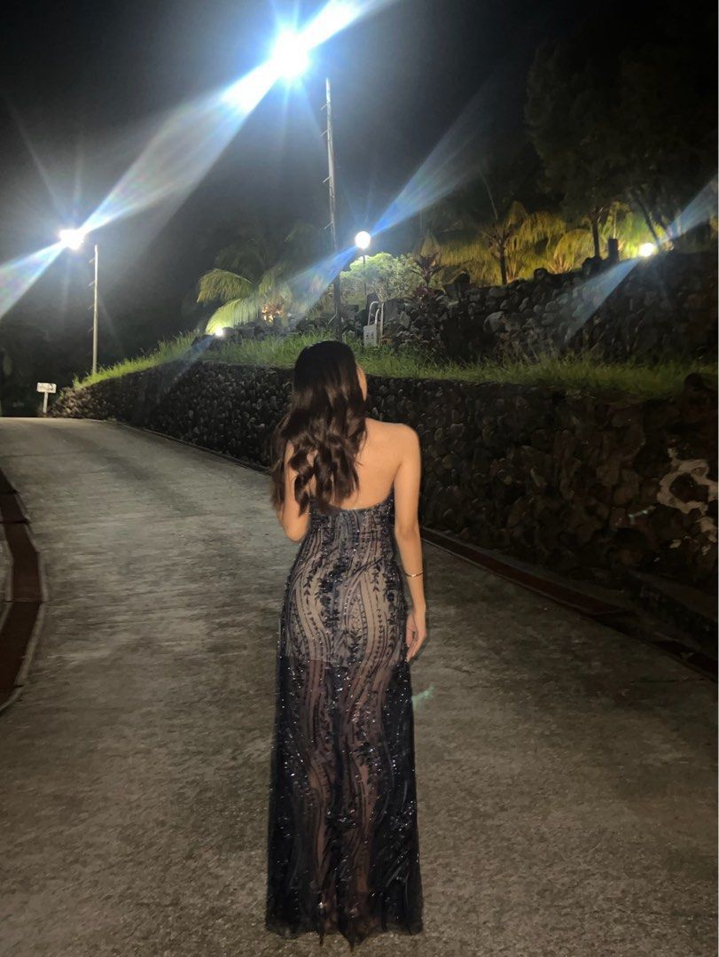 FOR RENT: midnight blue gown (Category: Evening dresses & gowns) located in San Pablo. Submitted by eli.stuff (Listing ID 1363232415, Image 3). Description: Rental Price: 2,500 Security Deposit: 4,000 (to be returned once gown is sent back dry-cleaned and in perfect condition) (Shipping not included) Ship back after 5 days Owner’s size: 5’5” | 32A (can fit B cup) | 24-26 inches fits XS-S girlies DM if interested to buy ✨ PS. Sizes are already ind