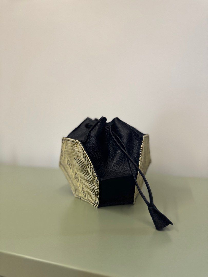 Halohalo Bituin Bag (Category: Purses & Pouches) located in Paranaque City. Submitted by msbentables (Listing ID 1363268330, Image 3). Description: Like new. Used once for an event. a little drop of heaven. a star that twinkles bright, just as you do. for on-the-go or evening ladies. doubles as a table centerpiece – she is a work of art. 5 inches (H) x 5.5 inches (L) x 4.5 inches (W) handle drop: 7.25 inches Helping tags halohalo plngke arawtheli