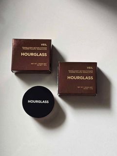 Hourglass Translucent Setting Powder - Mini Size .9g