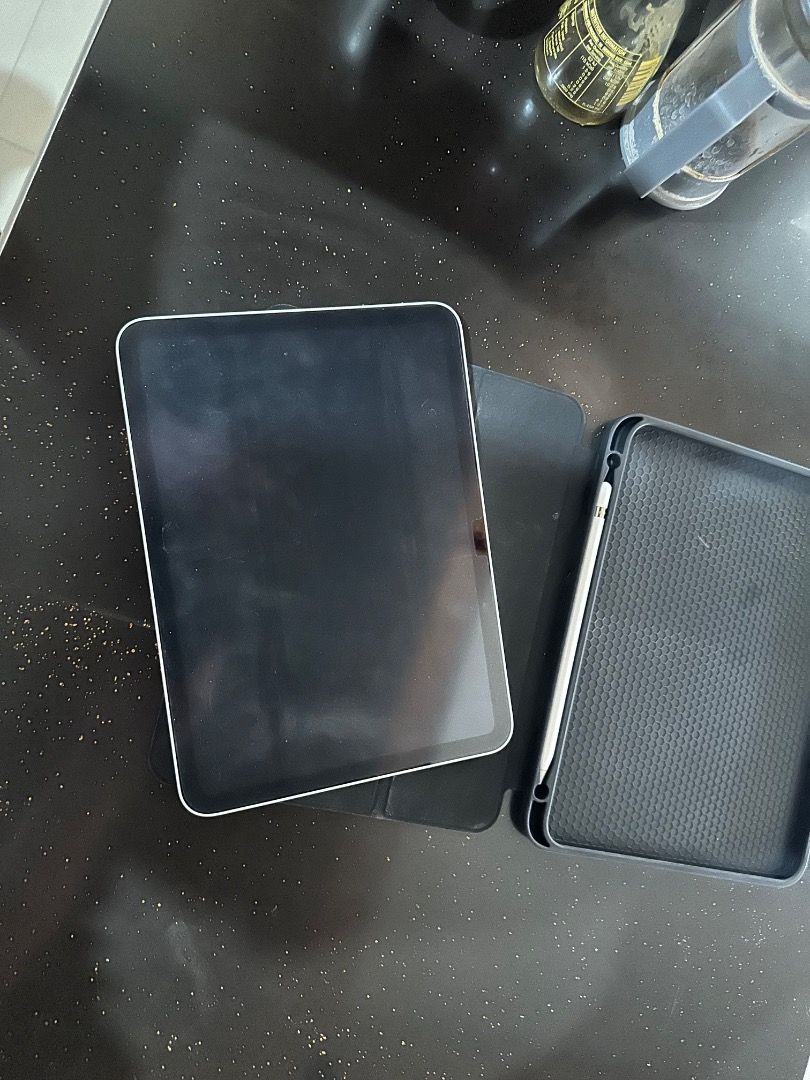 IPAD 10th Generation 2023 December (Category: iPad) located in Imus. Submitted by emh04031959 (Listing ID 1363267291, Image 2). Description: The item is likely new with Apple pencil 1st gen worth 6500 pesos and included compatible non apple keyboard with cover. All original from apple store except keyboard and cover. Negotiable price..