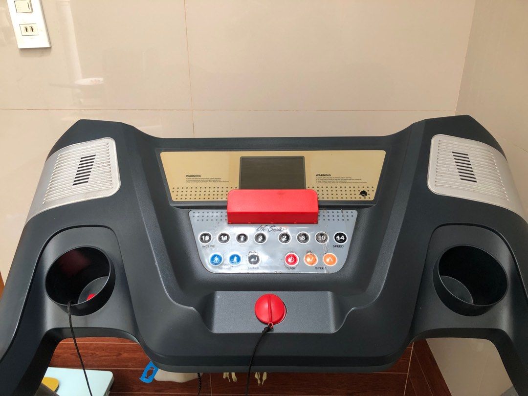 LIFE GEAR treadmill (RUSH!) (Category: Cardio & Fitness Machines) located in Quezon City. Submitted by wasp_guy (Listing ID 1363189984, Image 2). Description: NEGOTIABLE RUSH! Work’s excellent All buttons working Not being used .