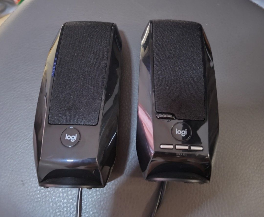 Logitech S150 Speakers (Category: Soundbars, Speakers & Amplifiers) located in Quezon City. Submitted by mgwharvey (Listing ID 1363350538, Image 3). Description: Barely used. Selling because I needed other speakers with a 3.5m connection and these are USB. No box..