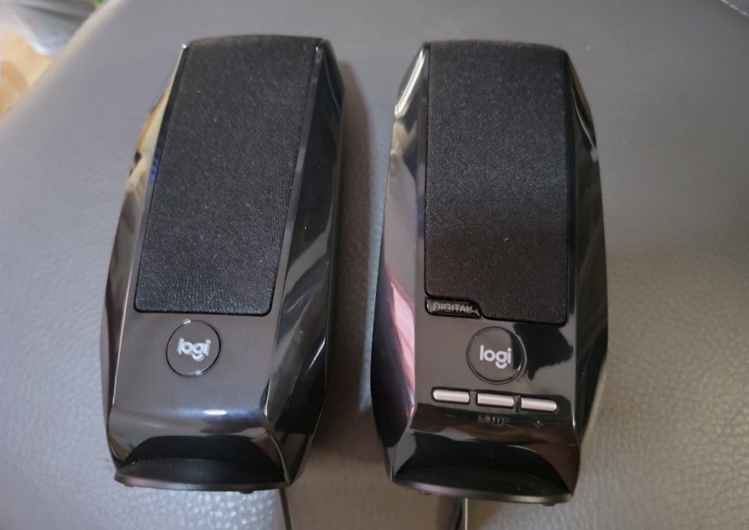 Logitech S150 Speakers (Category: Soundbars, Speakers & Amplifiers) located in Quezon City. Submitted by mgwharvey (Listing ID 1363350538, Image 1). Description: Barely used. Selling because I needed other speakers with a 3.5m connection and these are USB. No box..