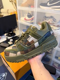 (Category: ) located in . Submitted by sneakersdistrict (Listing ID 1363281748, Image 1). Description: .