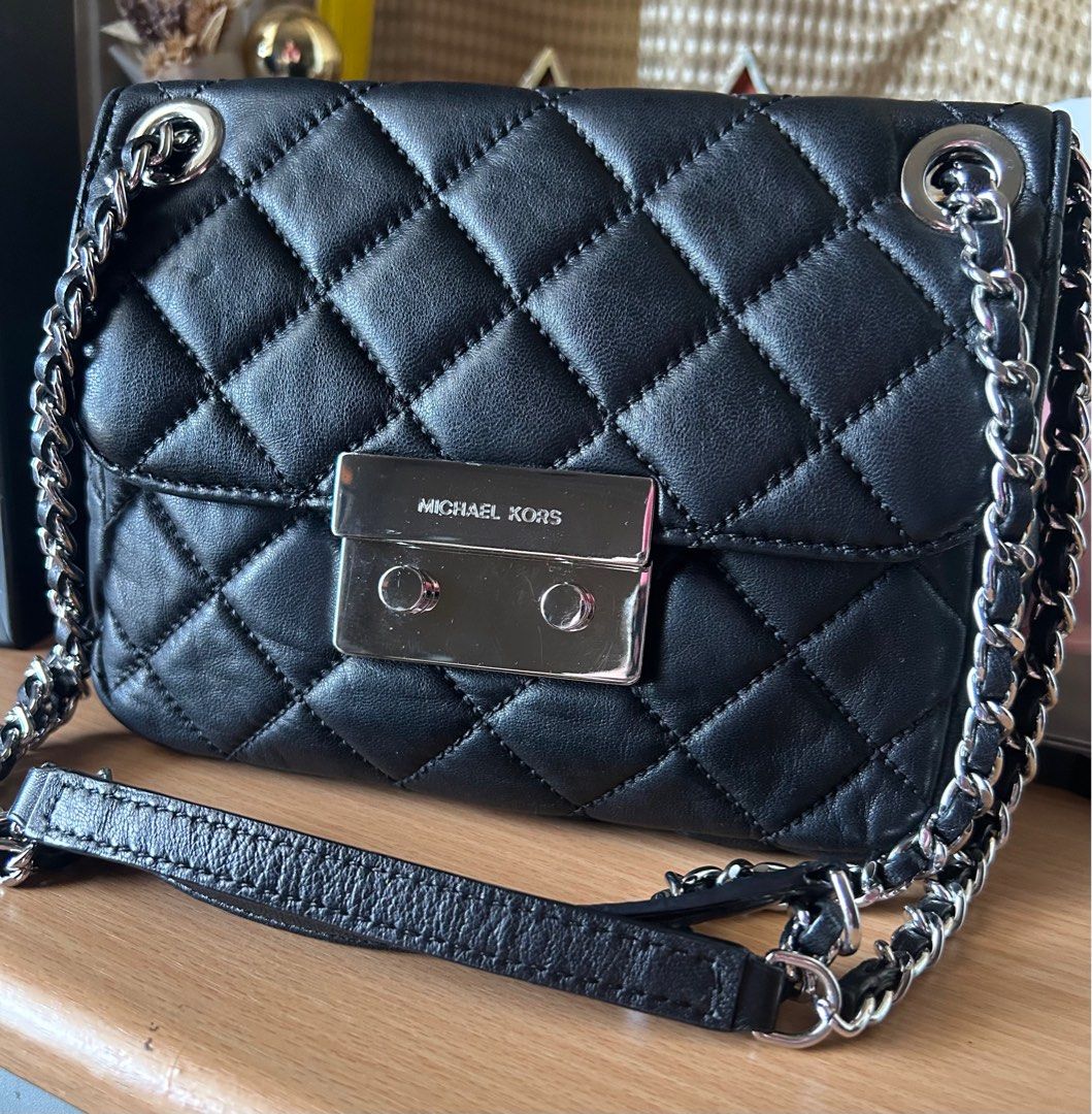 Michael Kors sloan small quilted chain bag (Category: Luxury Bags & Wallets) located in Quezon City. Submitted by asiaco (Listing ID 1363194883, Image 1). Description: Like new. Small in size. Very cute. Can be used two ways. .