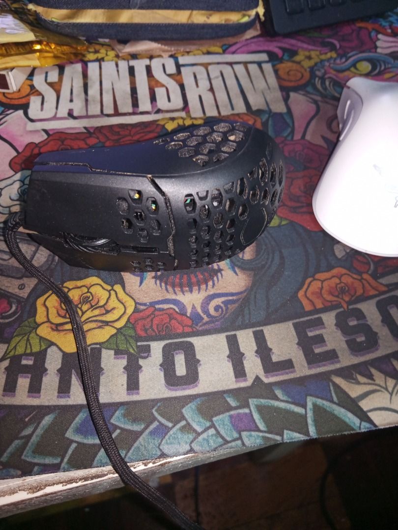 mouse: cooler master mm710 (Category: Mouse & Mousepads) located in Baguio. Submitted by pass-sa-barat (Listing ID 1363335460, Image 3). Description: cooler master black matte usb lightweight honeycomb shell optical movement detection technology.
