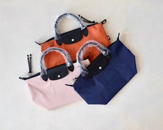(Kategori: ) berada di . Dikirim oleh carinaluxury (ID iklan 1363287648, Gambar 1). Deskripsi: .