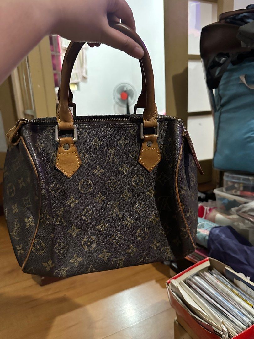 Preloved LV Speedy 25 Korea (Category: Luxury Bags & Wallets) located in Pasig City. Submitted by rrionda.22 (Listing ID 1363189568, Image 1). Description: .