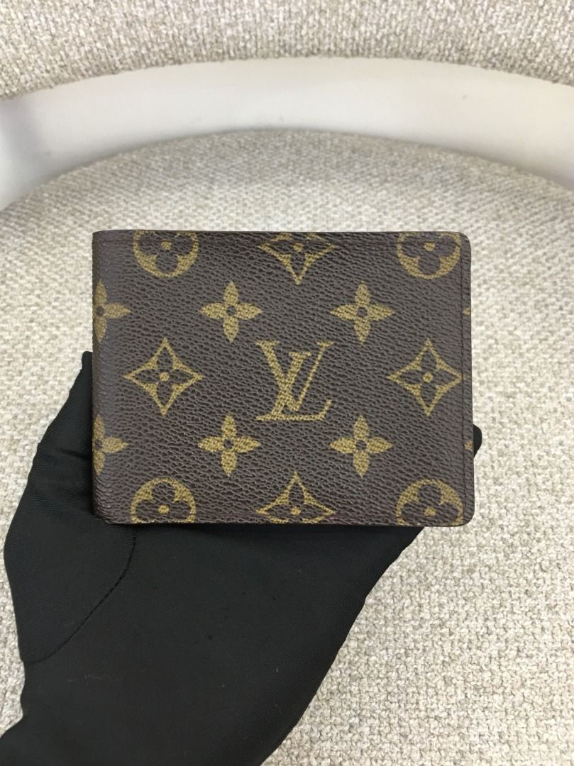 LOUIS VUITTON Bifold Wallet (Pre-owned Authentic) (Category: Luxury Bags & Wallets) located in Santa Rosa. Submitted by brandieshoppe (Listing ID 1363224607, Image 2). Description: ✅ Authentic/Original Preloved ✅ From Japan Auction ✅ Moneyback Guaranteed If Proven Fake ✅ In Excellent Condition ✅ Message Us For More Details *Open Also for Layaway Terms #00849.