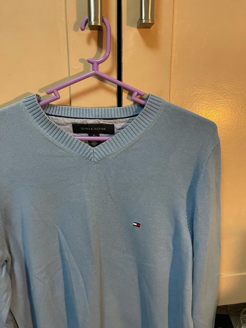 Tommy Knitwear sweater (Category: Longsleeves) located in Makati City. Submitted by magicrattt (Listing ID 1363210873, Image 1). Description: 10/10 condition xs very cute and comfortable :)) payment: bpi Location: La Salle taft .