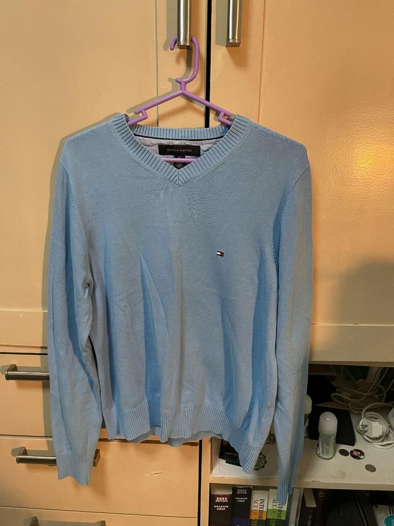 Tommy Knitwear sweater (Category: Longsleeves) located in Makati City. Submitted by magicrattt (Listing ID 1363210873, Image 3). Description: 10/10 condition xs very cute and comfortable :)) payment: bpi Location: La Salle taft .