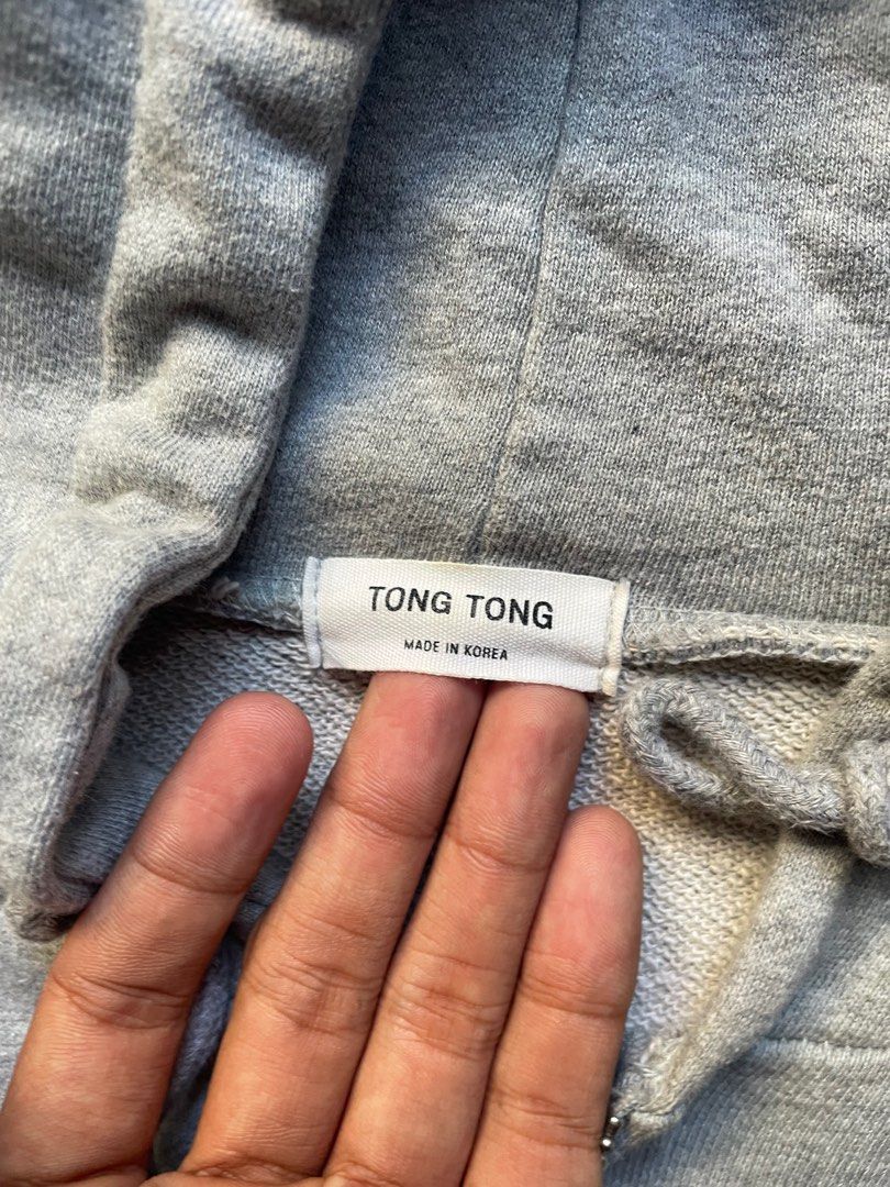 TONG TONG KOREA GRAY DOUBLE ZIP JACKET (Category: Activewear) located in Manila. Submitted by cadithrift (Listing ID 1363259408, Image 3). Description: 28x27 Large to XL fitting .