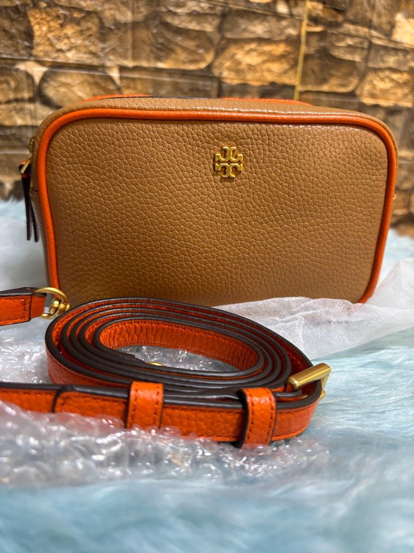 Tory Burch Blake Mini Camera Bag (Category: Luxury Bags & Wallets) located in Meycauayan. Submitted by maxsshopzter (Listing ID 1363284972, Image 1). Description: .