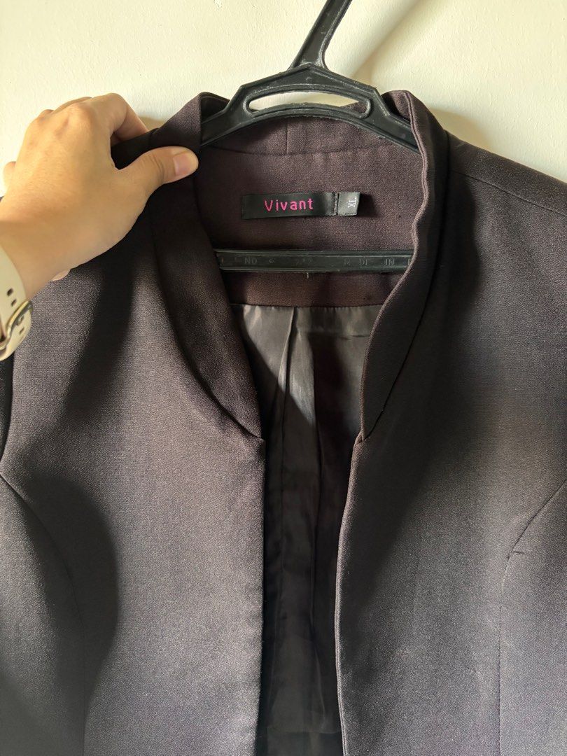 Vivant Office Blazer (Category: Coats, Jackets and Outerwear) located in Pasay City. Submitted by rfdu22 (Listing ID 1363202700, Image 2). Description: Size: XL but fits S-M frame (asian size) Buyer will shoulder the shipping/courier fee..