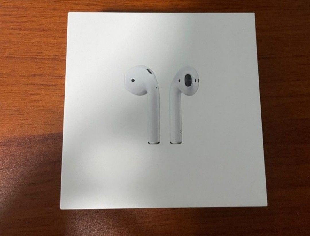 Airpods gen2 (Category: Headphones & Headsets) located in Singapore. Submitted by reinete (Listing ID 1363380762, Image 3). Description: left side always low battery with box only.
