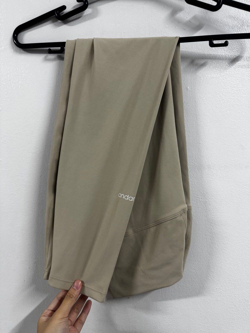 Andar Leggings Large (Category: Activewear) located in Manila. Submitted by basicstuffmnl (Listing ID 1363412593, Image 3). Description: Brand new bought from South Korea Andar - Large This is the short version - fits 5’4” below RFS: wrong order should have bought the long version. This is super nice!!.